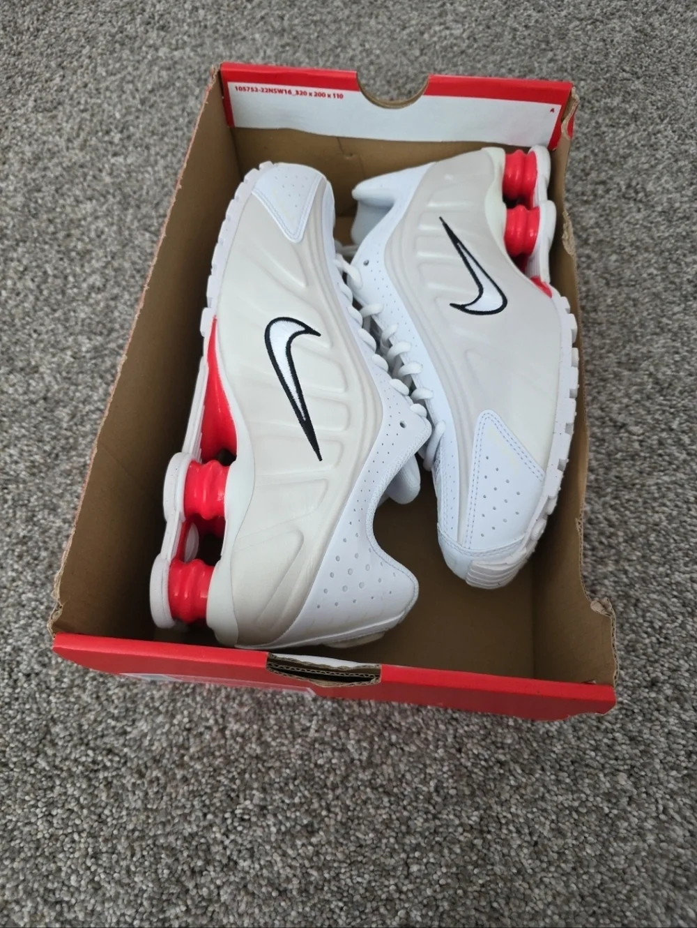 Nike Youth Shox R4 GS White Phantom Red Running Shoes CW2626-102 Size 6.5Y NEW